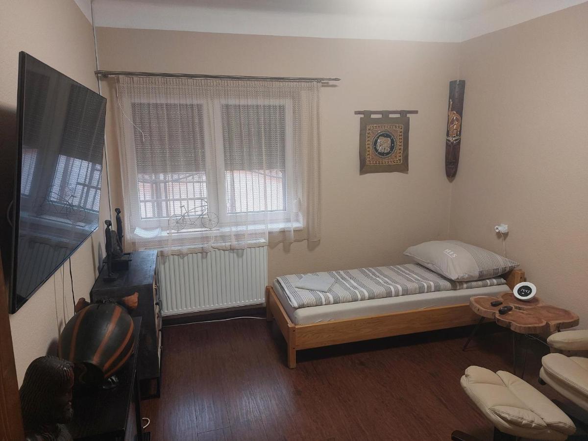 Fehér galamb apartman Gyál Extérieur photo